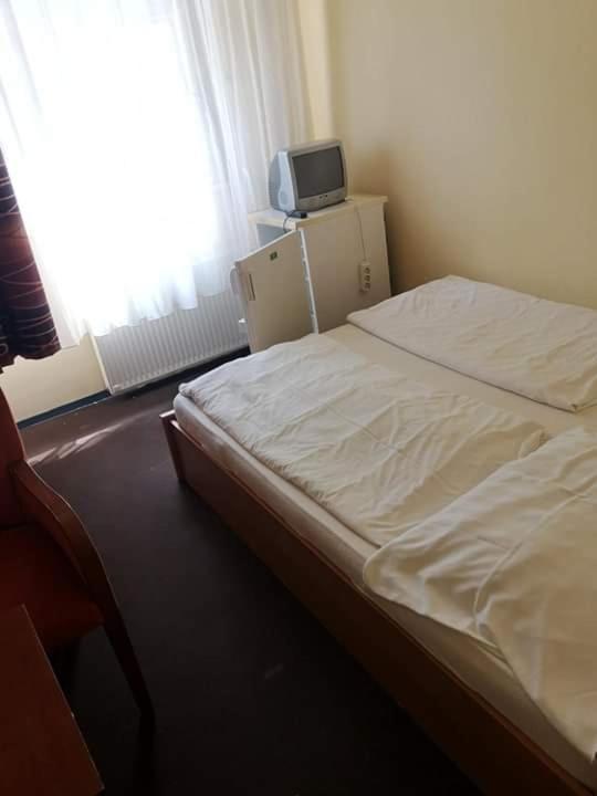 Fenyves Panzio Bed & Breakfast Siófok Exterior foto